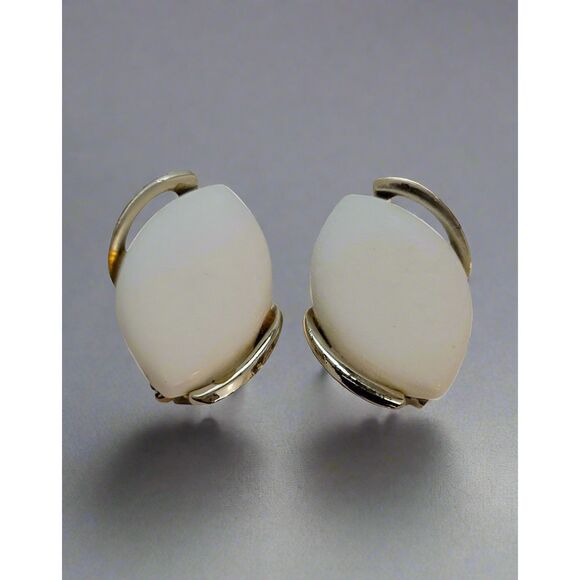 Vintage Claudette White & Silver Clip On Earrings - Picture 1 of 6